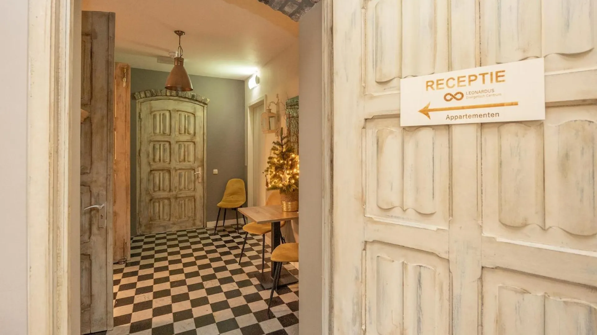 Romantic Apartment Nous In Valkenburg 팔켄뷔르흐안더횔 0*,